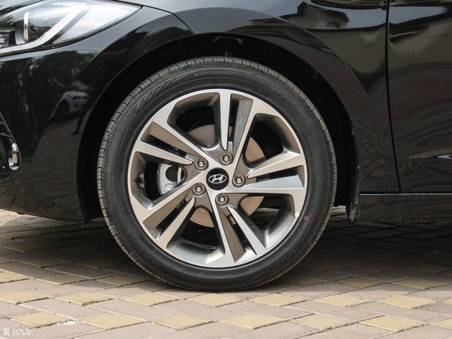 2016���I(l��ng)�� 1.6L �Ԅ����ž�Ӣ��