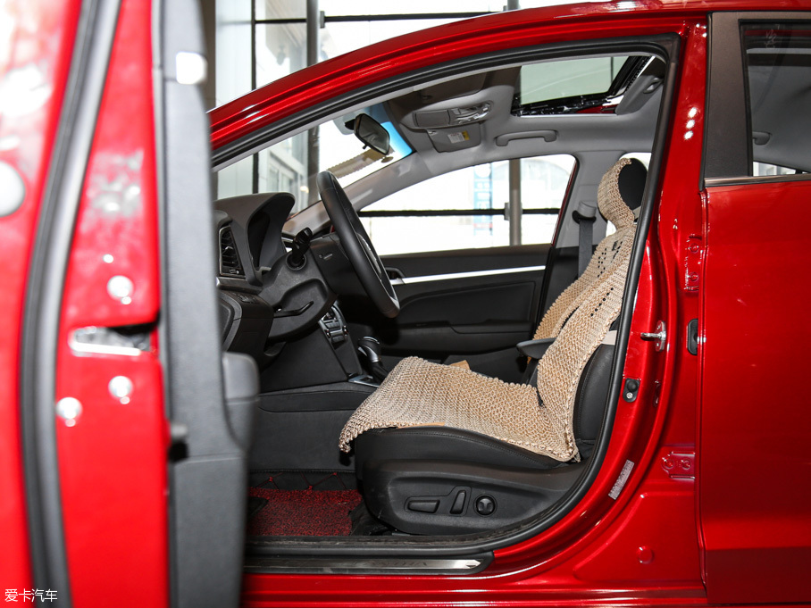 2016I(lng) 1.6L ԄźA