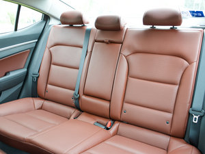2016款1.6L 自动智炫旗舰型 后排座椅