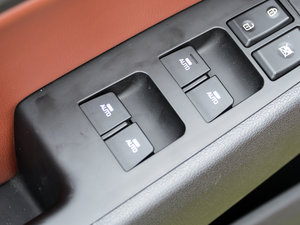 2016款1.6L 自动智炫旗舰型 中控区