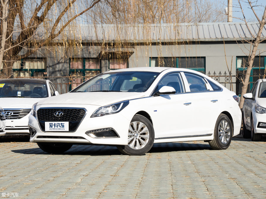 2016{늻 2.0HS I(lng)