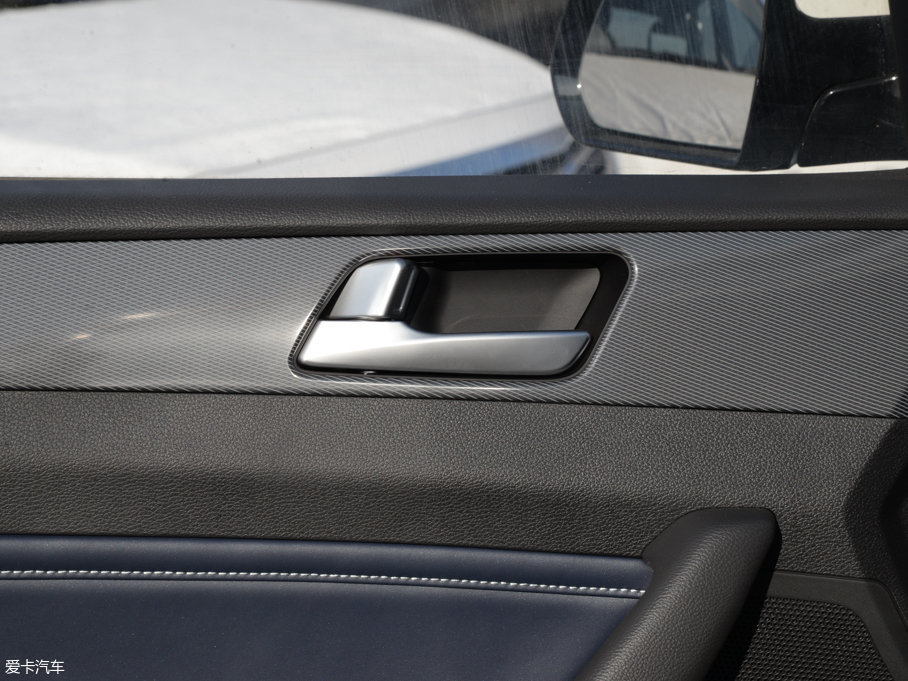 2016{늻 2.0HS I(lng)