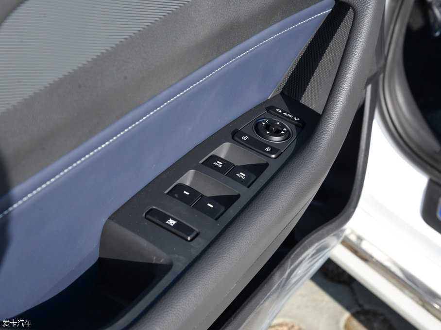 2016{늻(dng) 2.0HS I(lng)