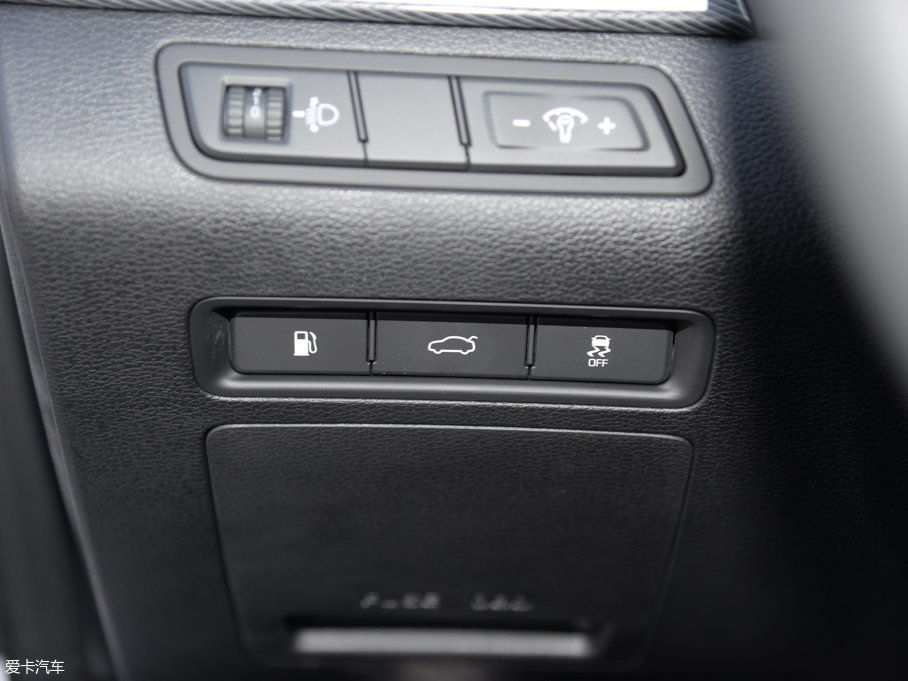 2016{늻 2.0HS I(lng)