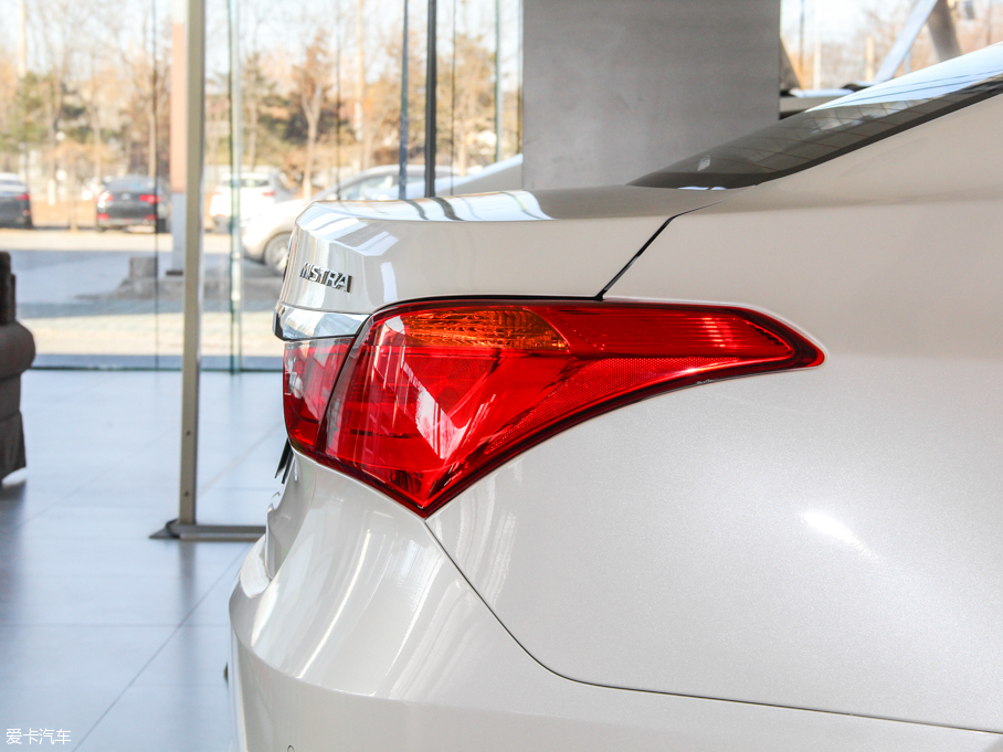 2016D 2.0L Ԅ(dng)LUX