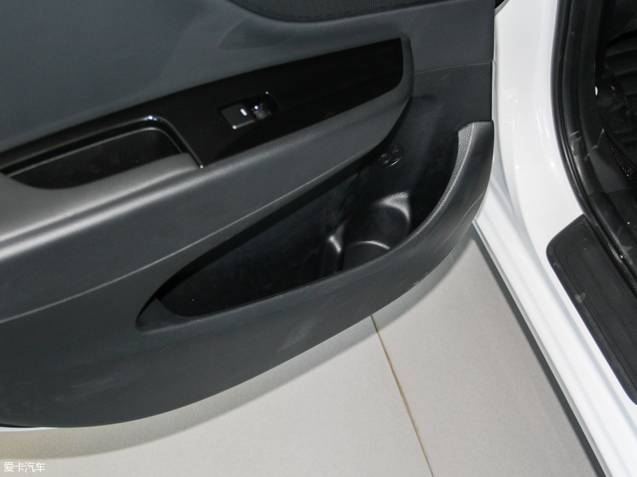 2016D 2.0L Ԅ(dng)LUX