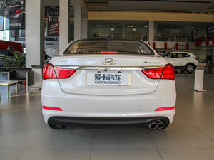 2016款2.0L 自动至尊型LUX 正后	