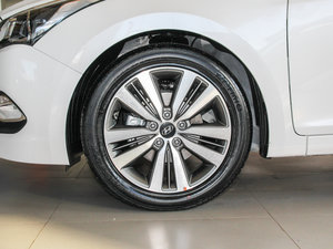 2016款2.0L 自动至尊型LUX 轮圈