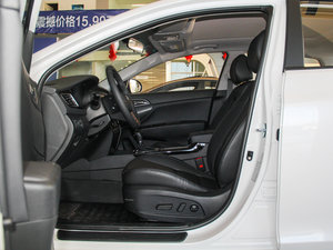 2016款2.0L 自动至尊型LUX 前排空间