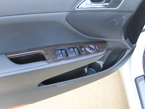 2016款1.6T DCT旗舰型 中控区
