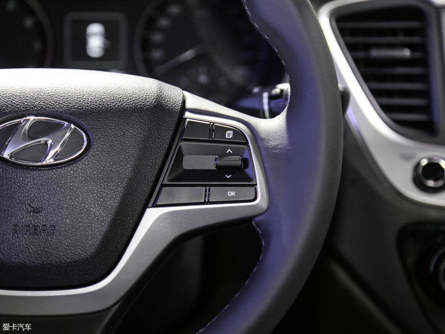 2017{ 1.4L Ԅ(dng)ӢTOP