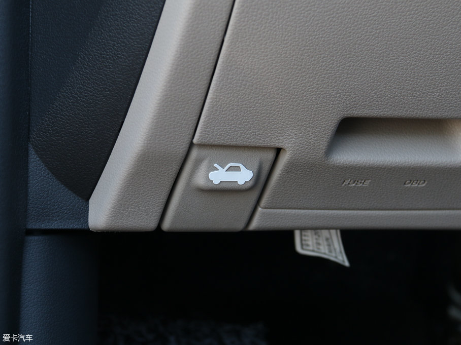 2017{ 1.4L Ԅ(dng)ӢTOP