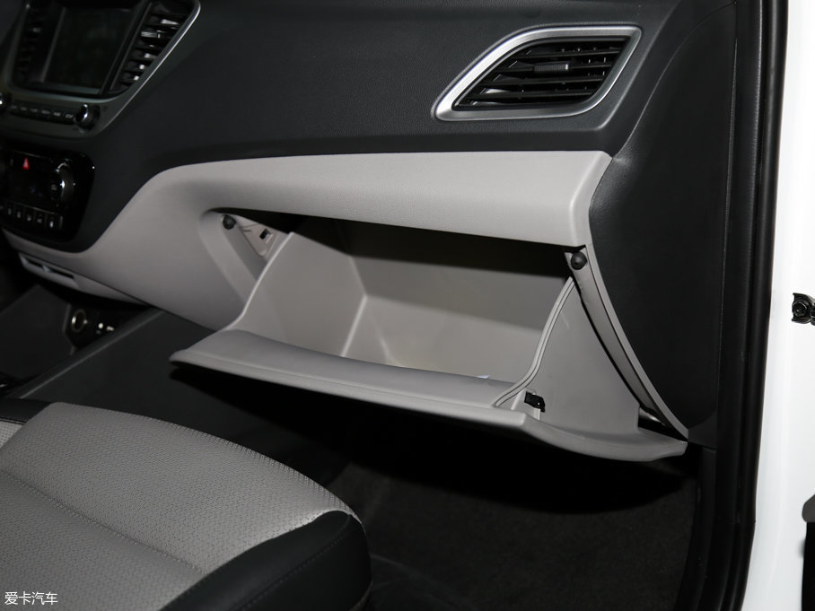 2017{ 1.6L ԄӾӢTOP