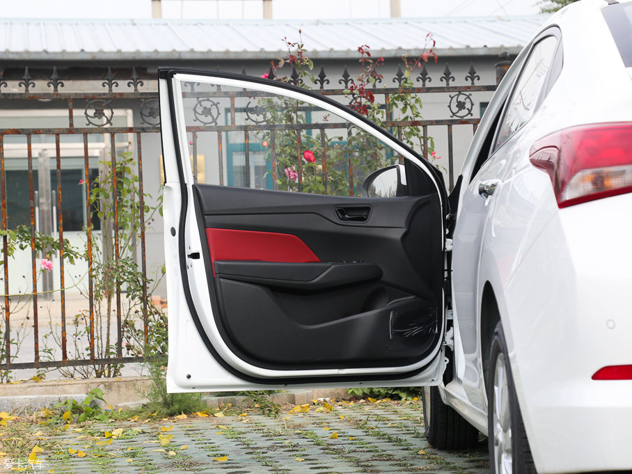 2017{ 1.4L ԄӻSPORT