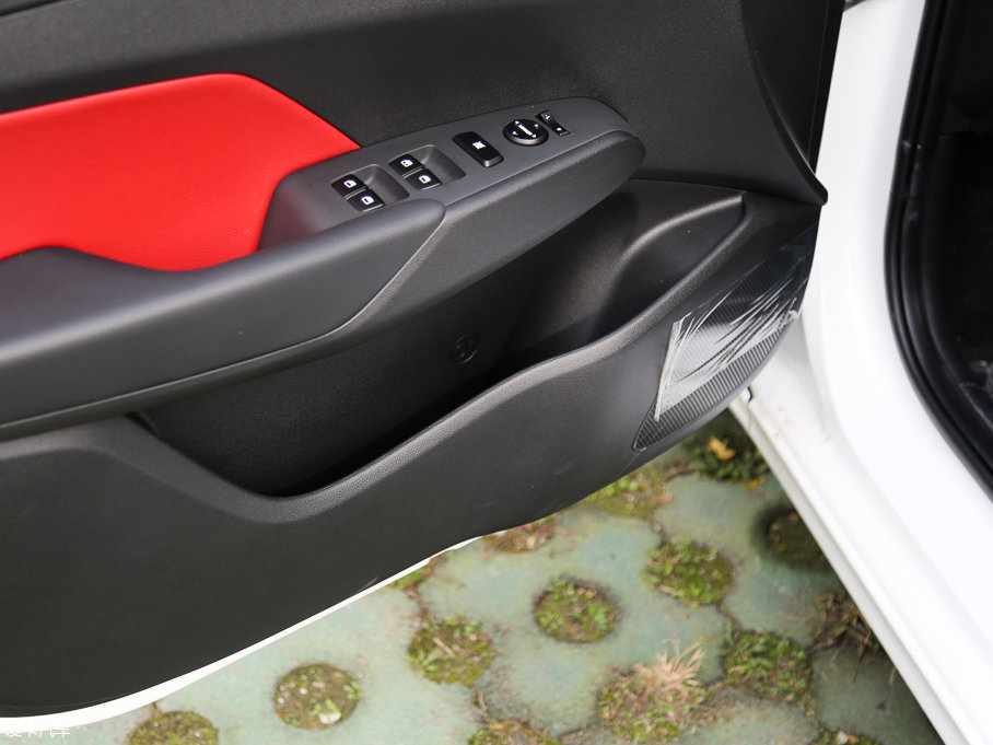 2017{ 1.4L ԄӻSPORT