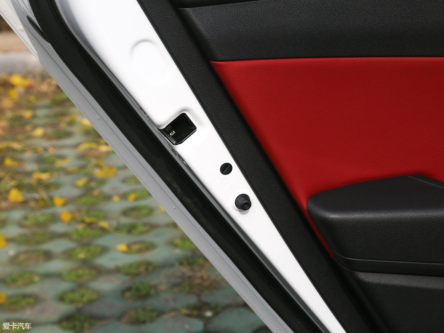 2017{ 1.4L ԄӻSPORT