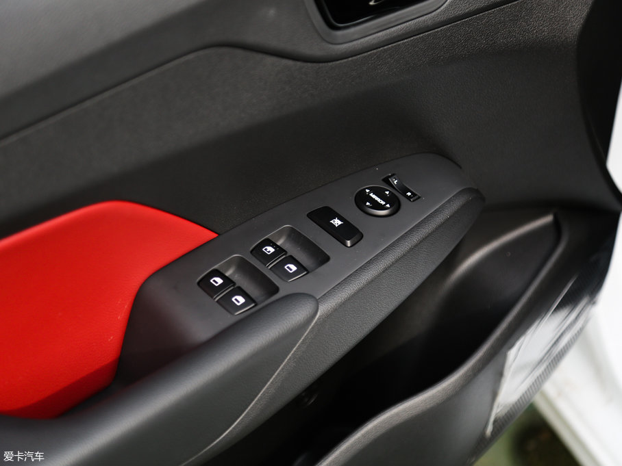 2017{ 1.4L ԄӻSPORT