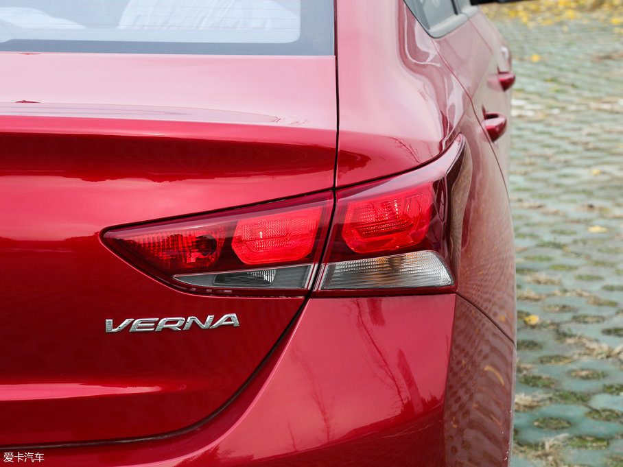 2017{ 1.4L ԄſGLS