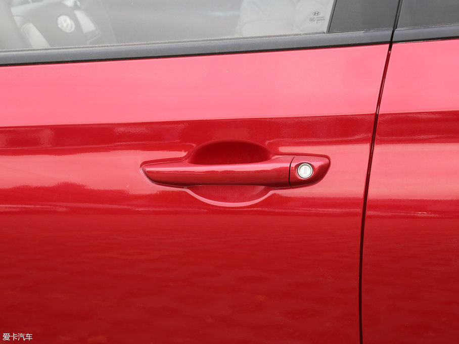 2017{ 1.4L ԄſGLS