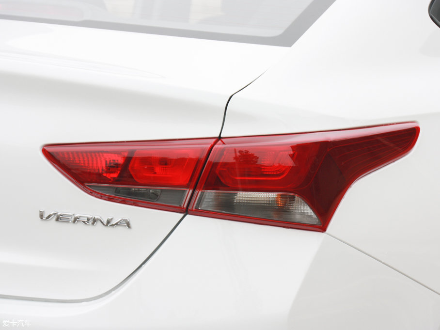 2017{ 1.4L ԄſGLS