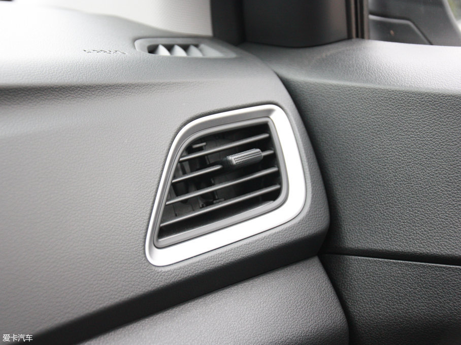 2017{ 1.4L ԄſGLS