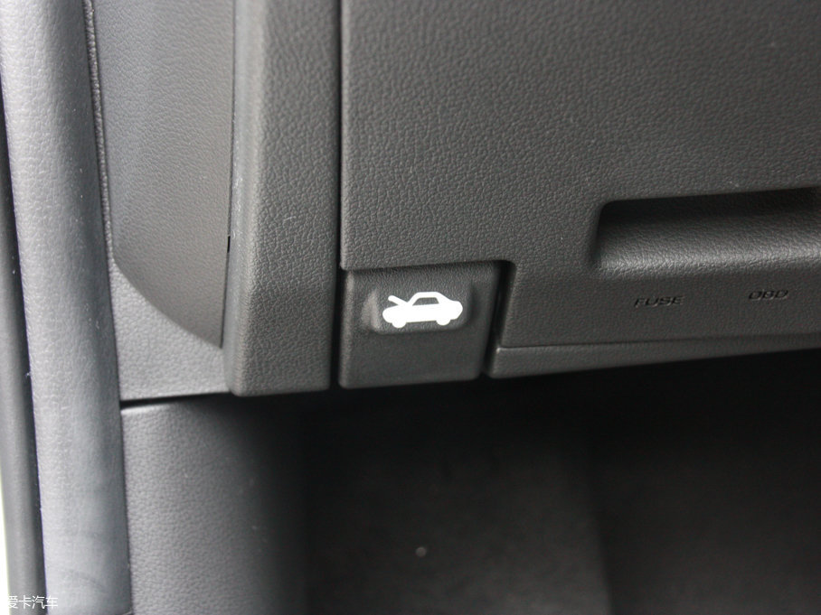 2017{ 1.4L ԄſGLS