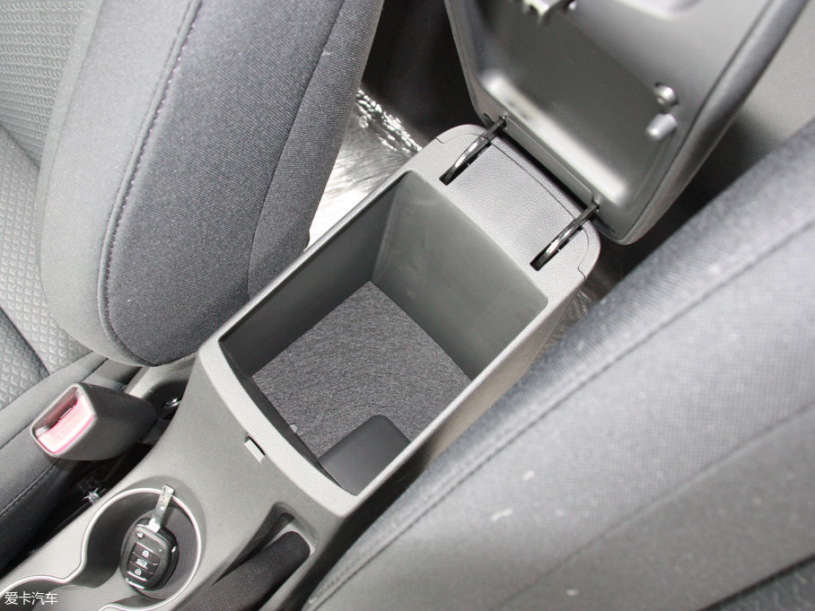 2017{ 1.4L ԄſGLS