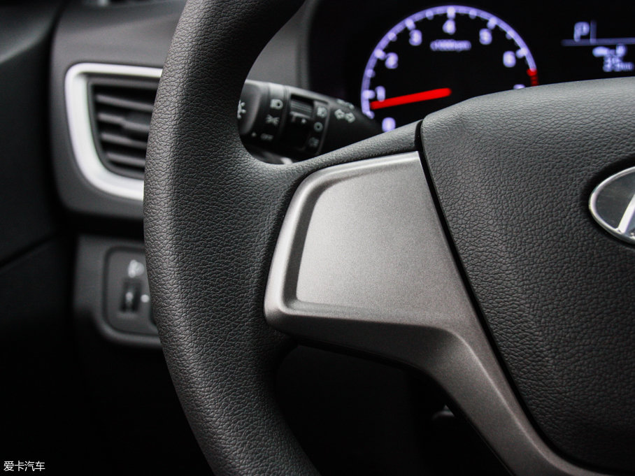 2017{ 1.4L Ԅ(dng)ſGLS