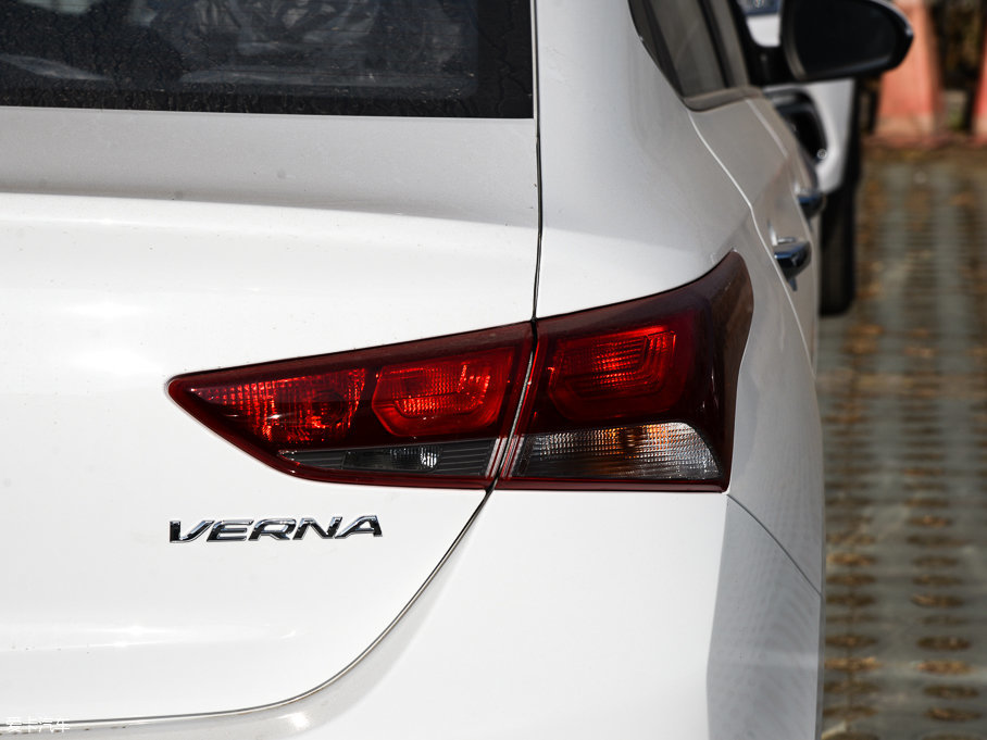 2017{ 1.6L ԄӾӢTOP