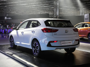 2017款1.6L 自动精英版 国V 整体外观