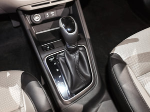 2017款1.6L 自动精英版 国V 中控区