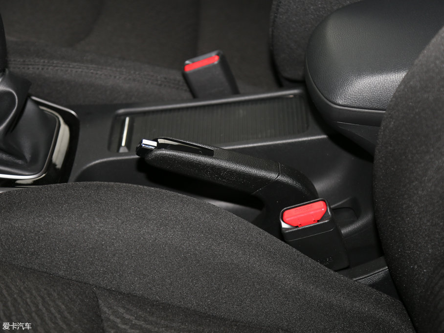 2016���ʄ� 1.6 DLX �ք����F��