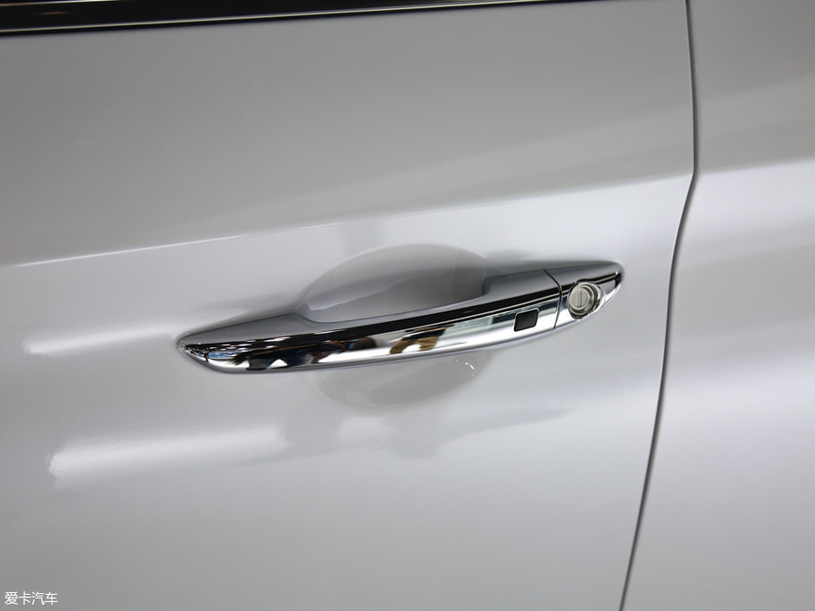 2017�����{�� 1.6T DLX���F��