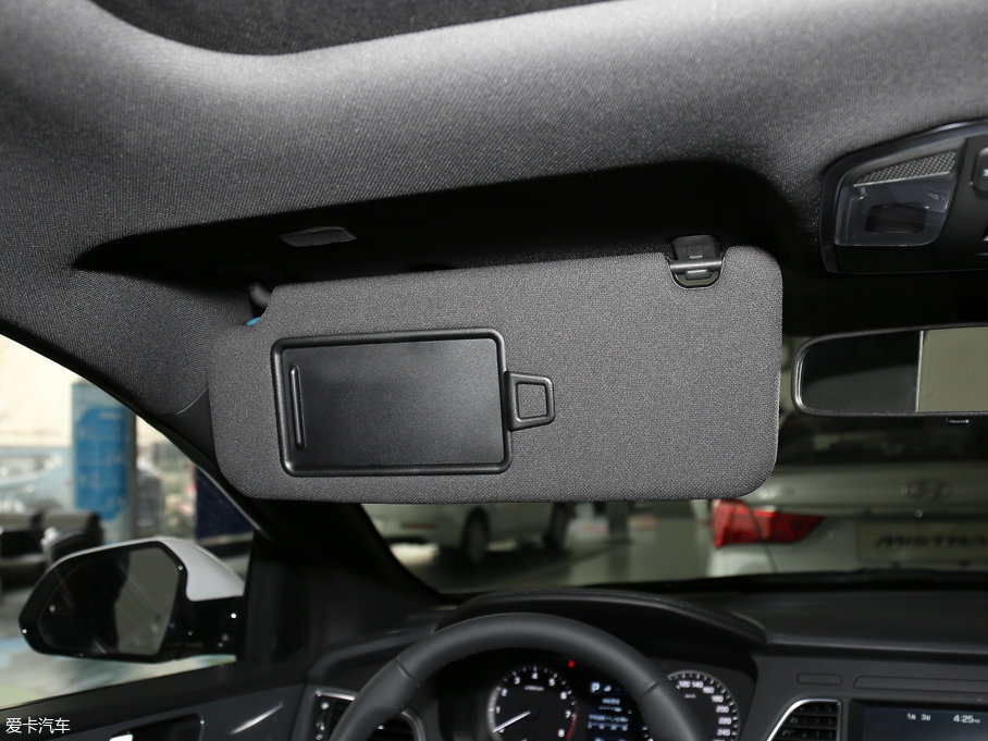 2017�����{�� 1.6T GLS������