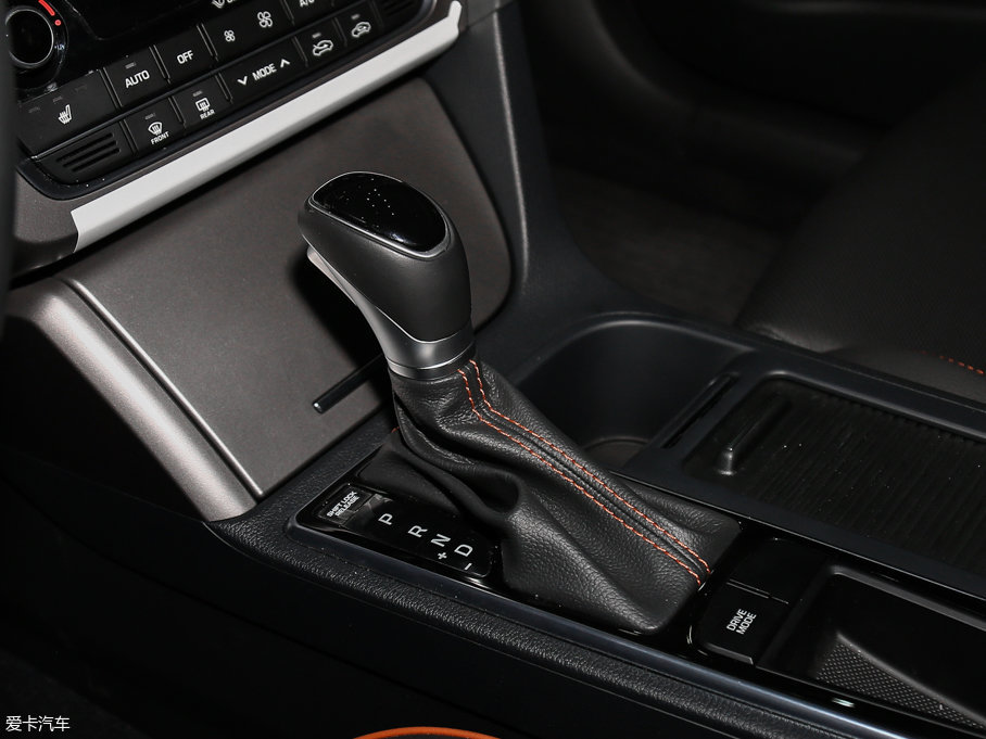 北京現(xiàn)代2017款索納塔九