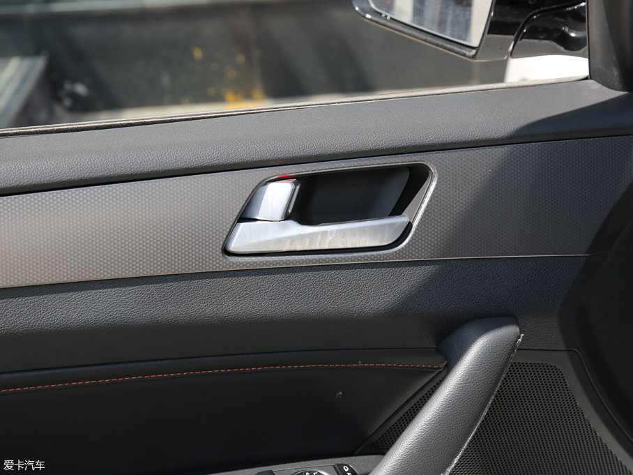 2017{ 1.6T GLXI(lng)