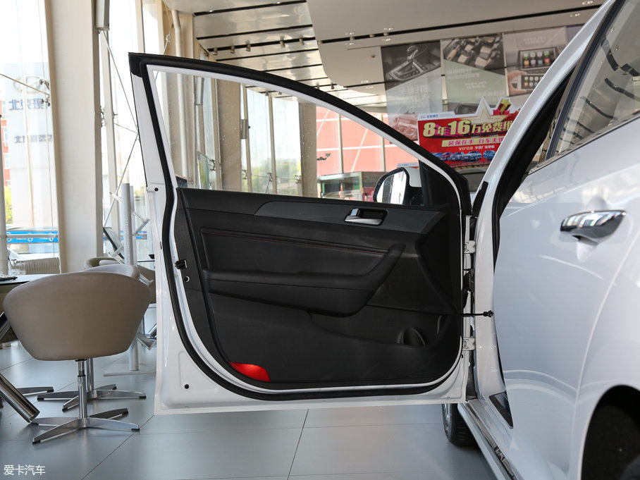 2017{ 1.6T GLXI(lng)