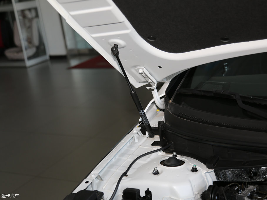 2017�����{�� 1.6T GLX�I����