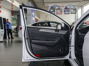 2017ȫ 1.6T r {λ܇T