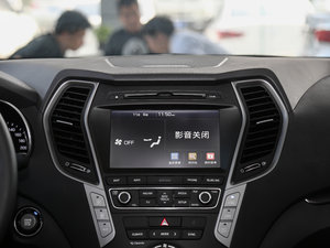 2017款2.0T 自动四驱智能型 7座 空调出风口