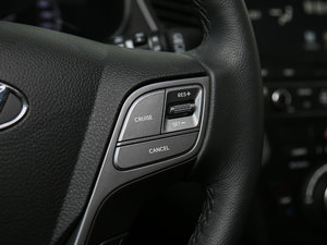 2017款2.0T 自动四驱智能型 7座 中控区