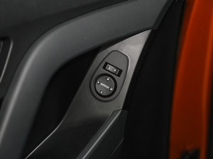 2016款1.6T DCT智能型GLS 中控区