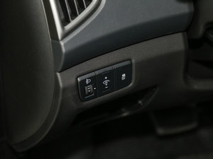 2016款1.6T DCT智能型GLS 中控区
