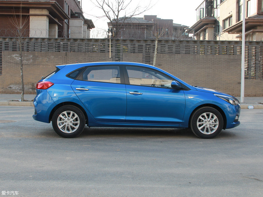 2017{RV 1.4L Ԅӻ V