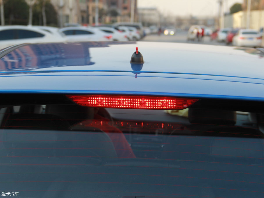 2017{RV 1.4L Ԅӻ V