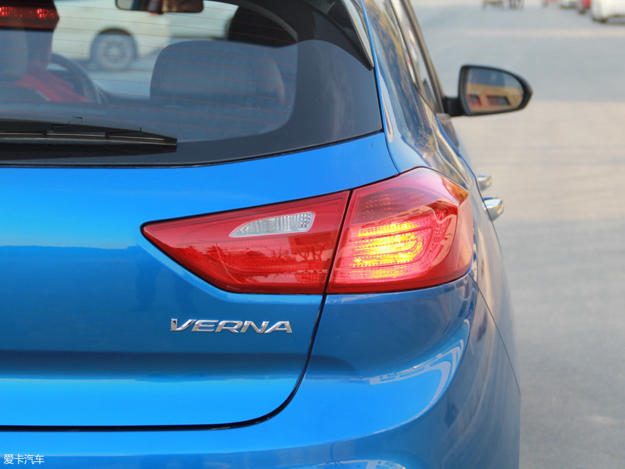 2017{RV 1.4L Ԅӻ V