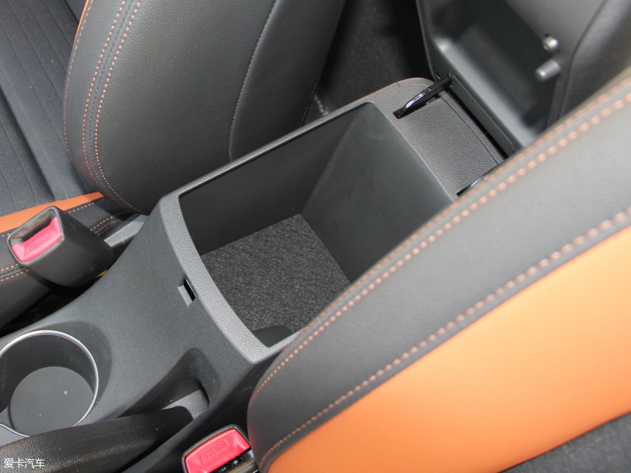 2017{RV 1.4L Ԅӻ V