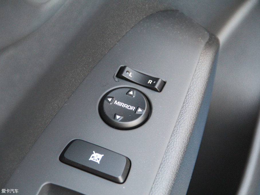 2017{RV 1.4L Ԅӻ V