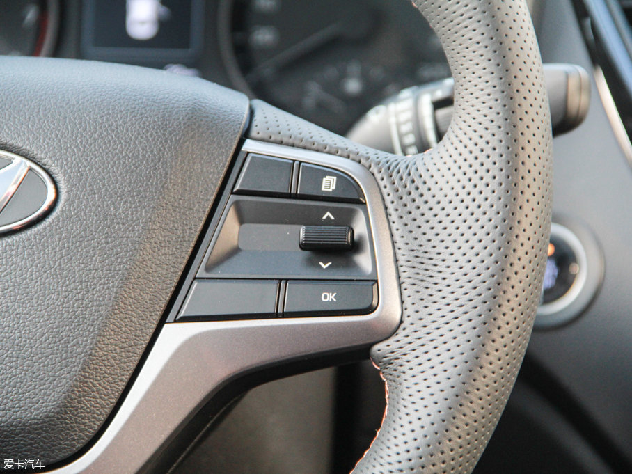 2017{RV 1.4L Ԅ(dng) (gu)V