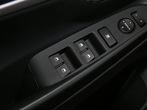 2017款1.6L 自动悦值型 主驾车窗控制区	
